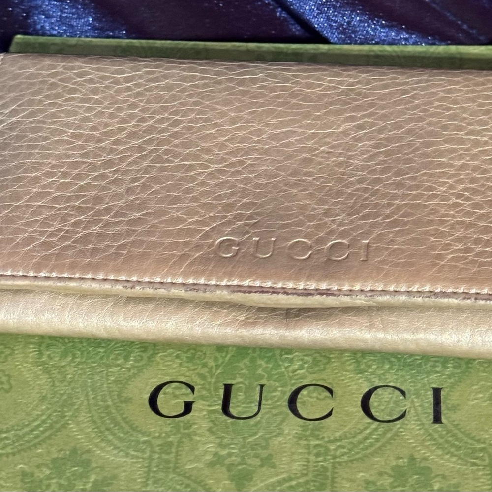 GUCCI Embossed Continental Platinum Leather Wallet - Picture 5 of 16